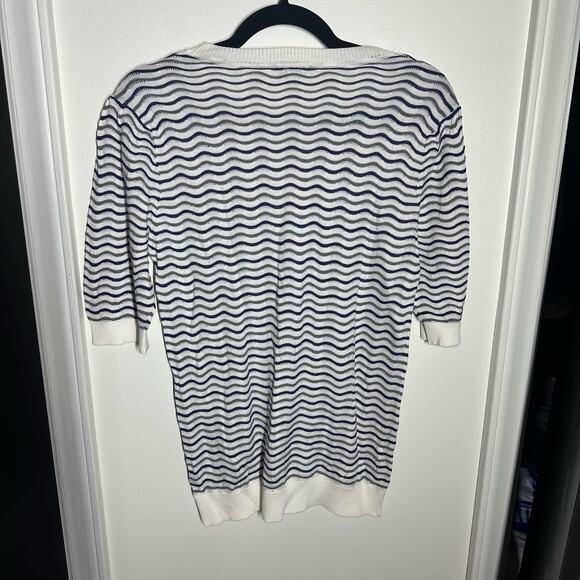 NEW Current Air White Blue Wavy Knit Top Size Medium Striped Short Sleeve - Picture 4 of 9